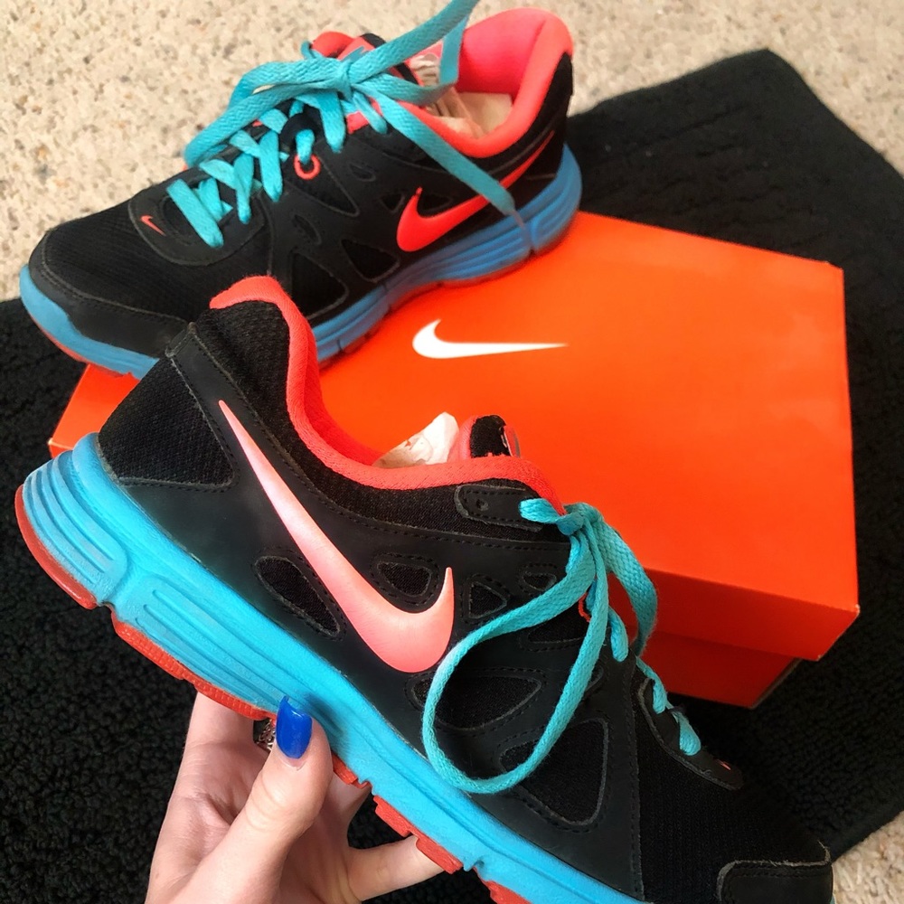 Size 7.5 Women’s Nike Running Shoes